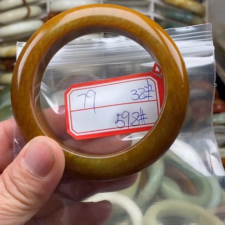 未镶嵌蛇纹石玉颈饰