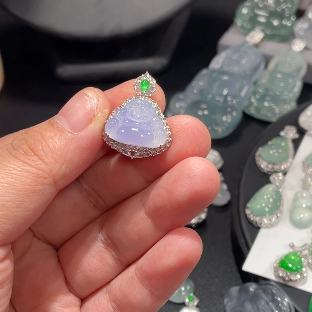 翡翠18K金镶嵌颈饰缅甸天然A货翡翠