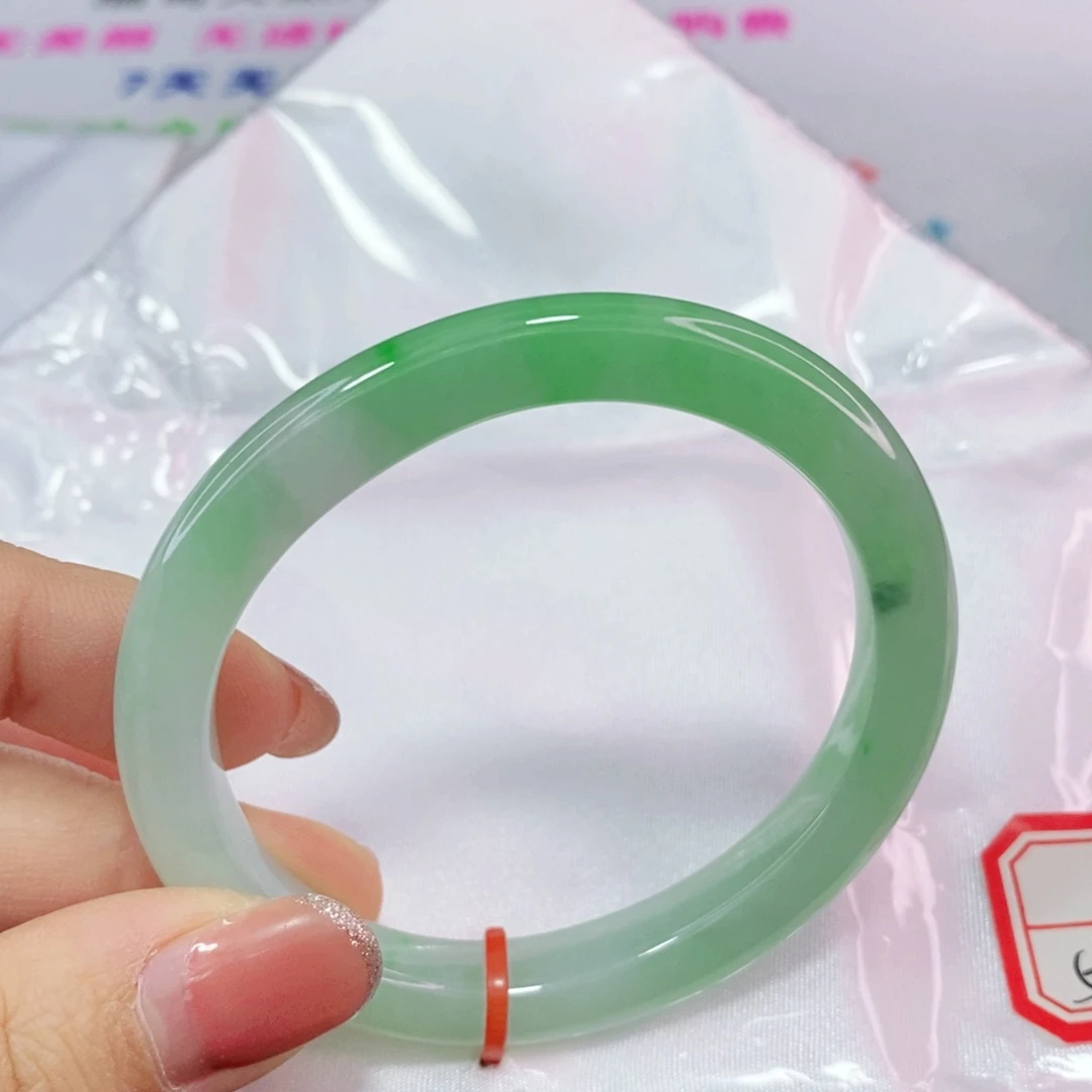 未镶嵌手镯（贵妃镯）翡翠54.8圈