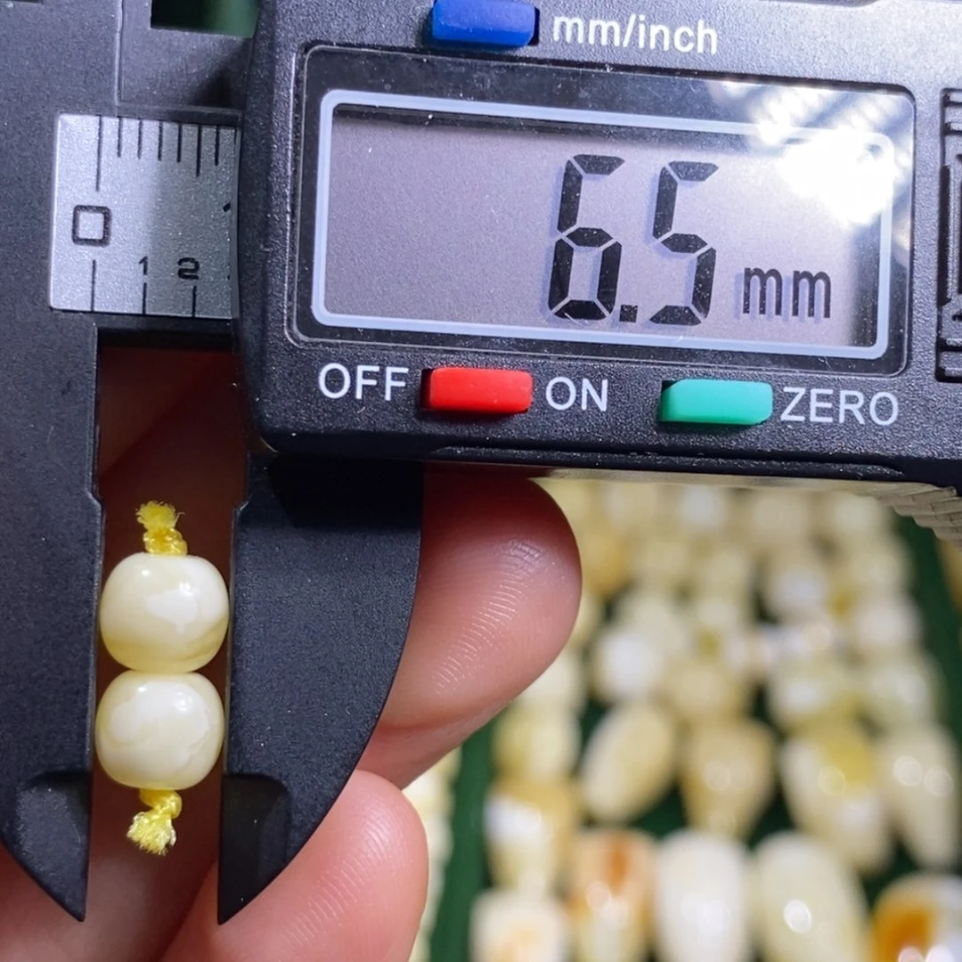 蜜蜡未镶嵌裸石配饰