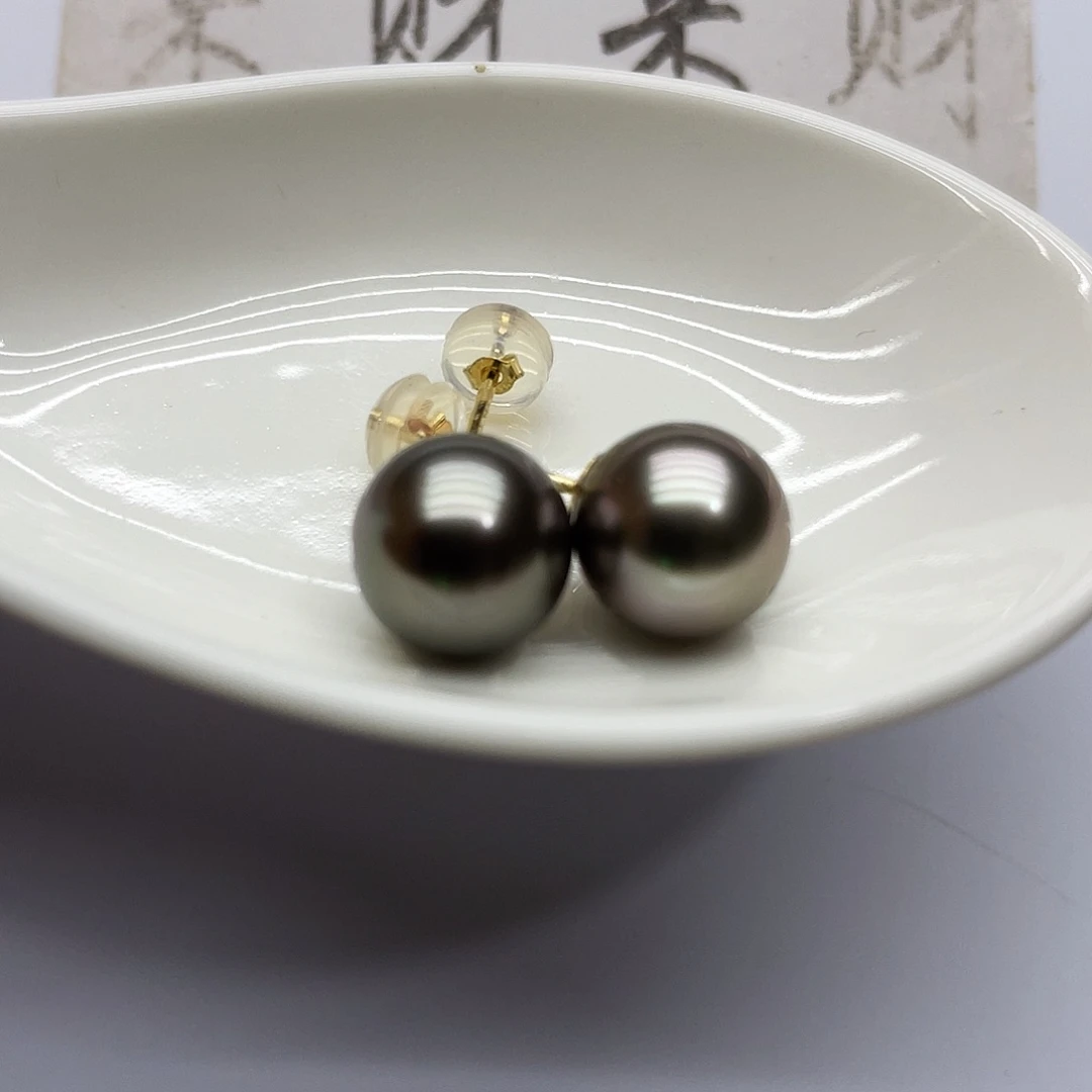 18K金镶嵌海水珍珠耳饰