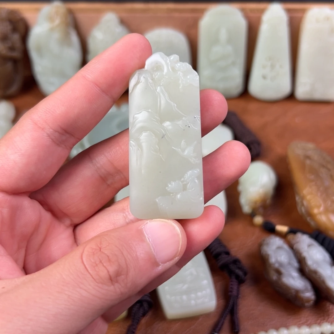 和田玉（青白玉）未镶嵌颈饰