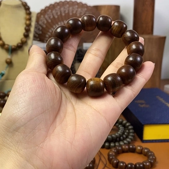 老山檀香黑肉沉水桶珠1.5手串