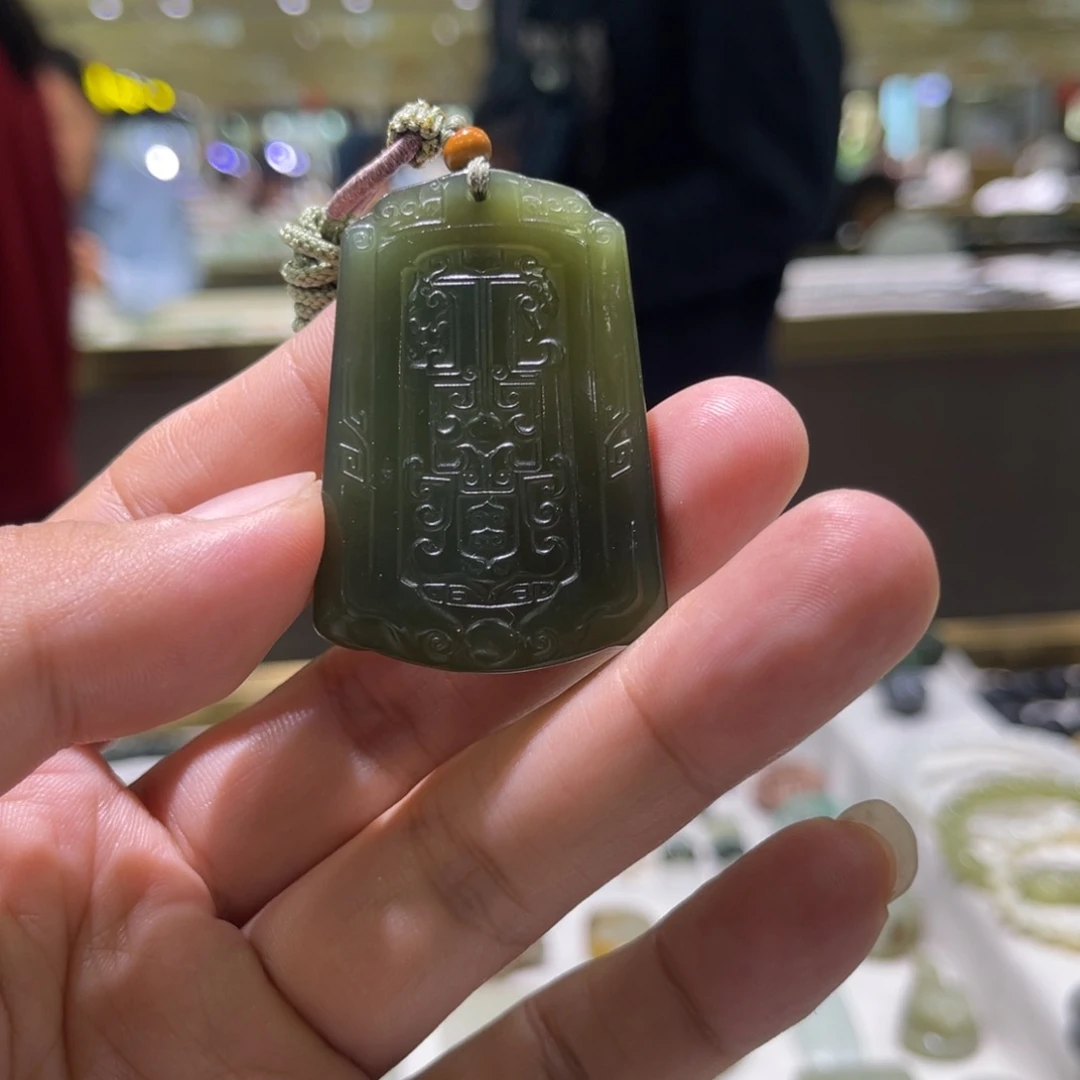 樂***行和田玉未镶嵌颈饰