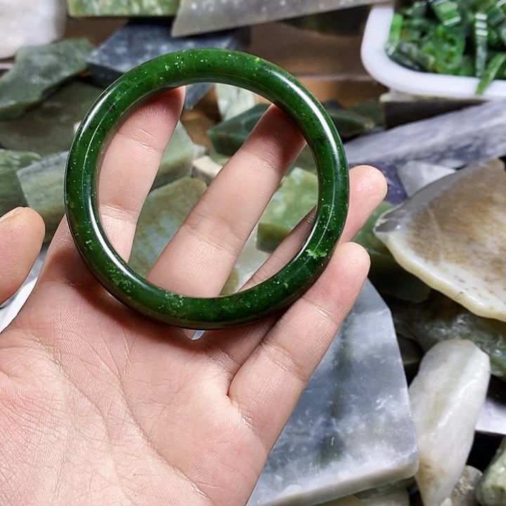 和田玉（糖玉）未镶嵌珠宝半成品炊*