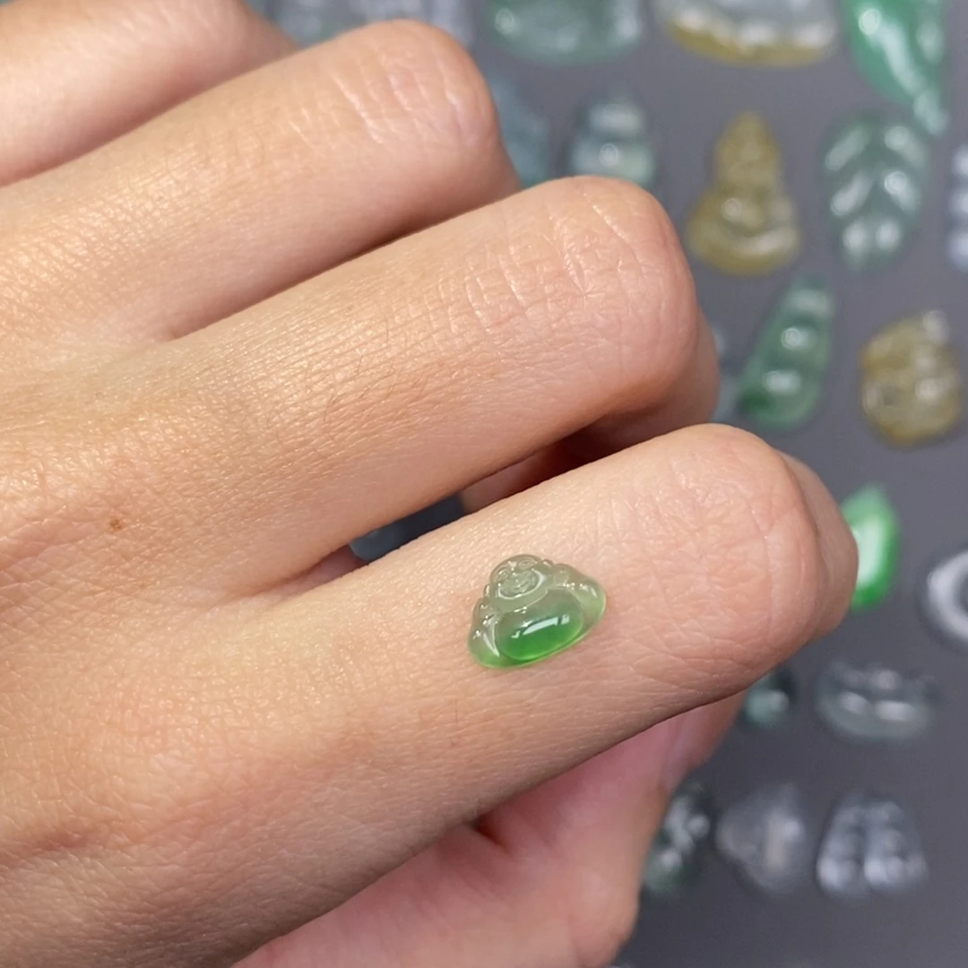 T***迩翡翠未镶嵌颈饰翡翠