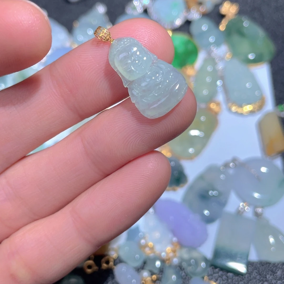 翡翠颈饰18K金镶嵌翡翠