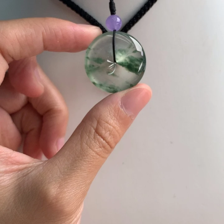 翡翠挂件未镶嵌….