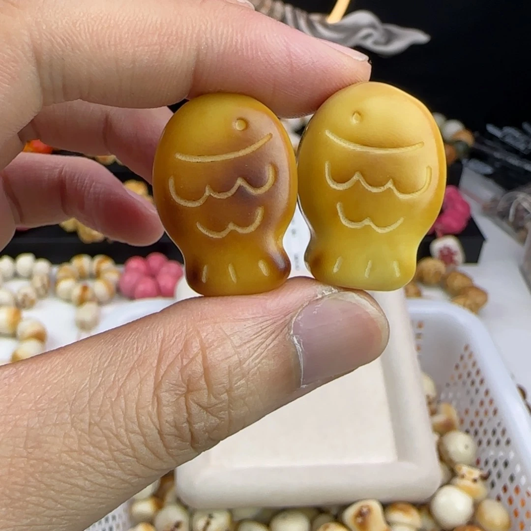 菩提根/象牙果吊坠瑕疵炭烤鱼饼2颗