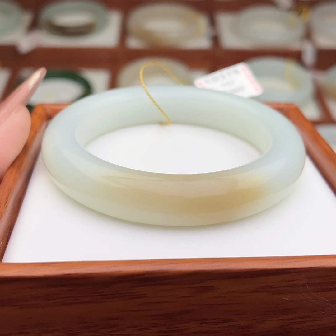 和田玉未镶嵌手镯57