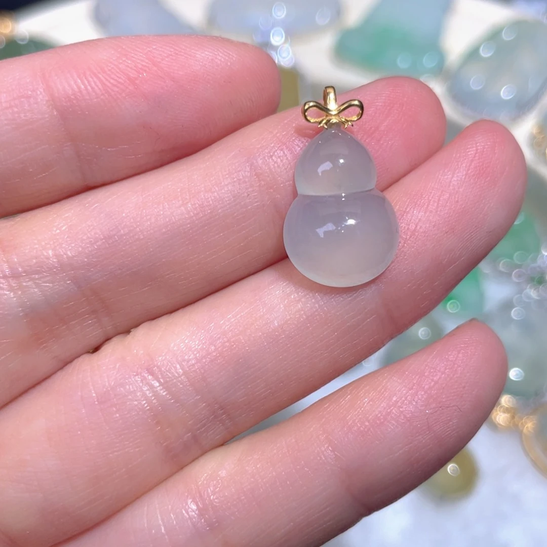 翡翠颈饰18K金镶嵌翡翠