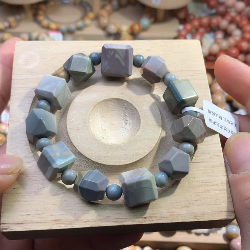 【闪购商品】石英质玉手链足铂镶嵌