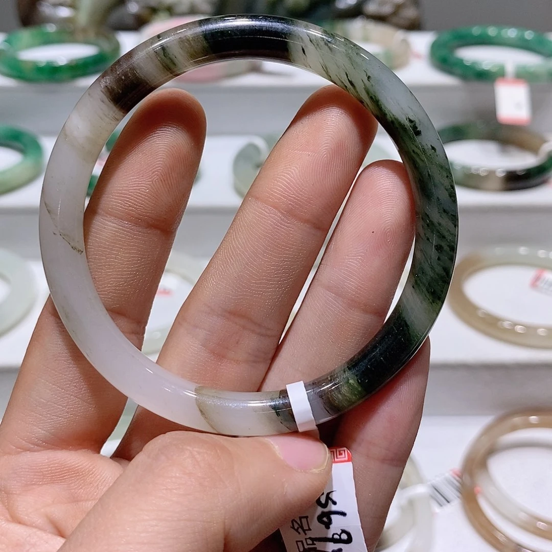 独山玉未镶嵌手镯
