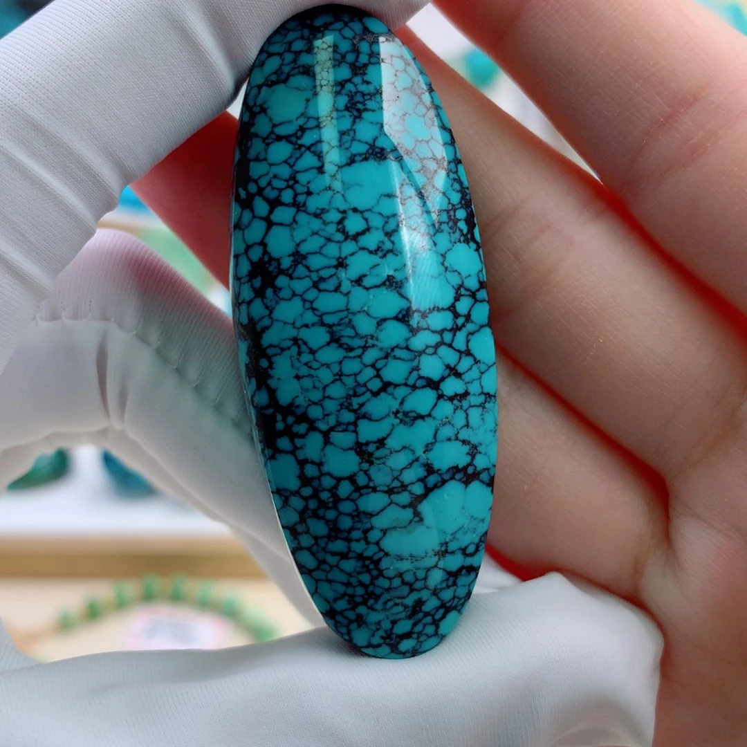 未镶嵌绿松石颈饰