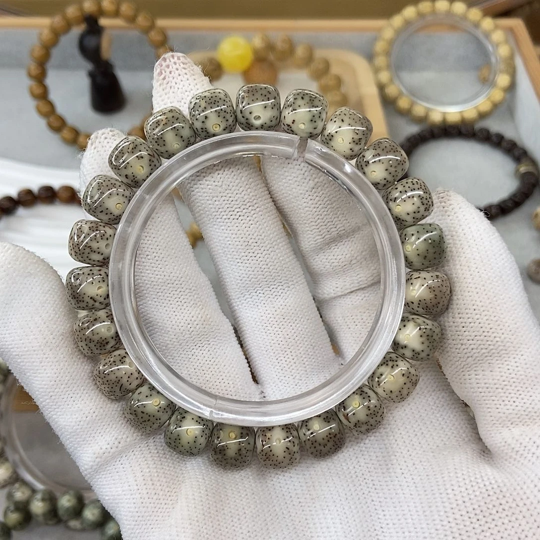 星月菩提手串?****?10细星双白