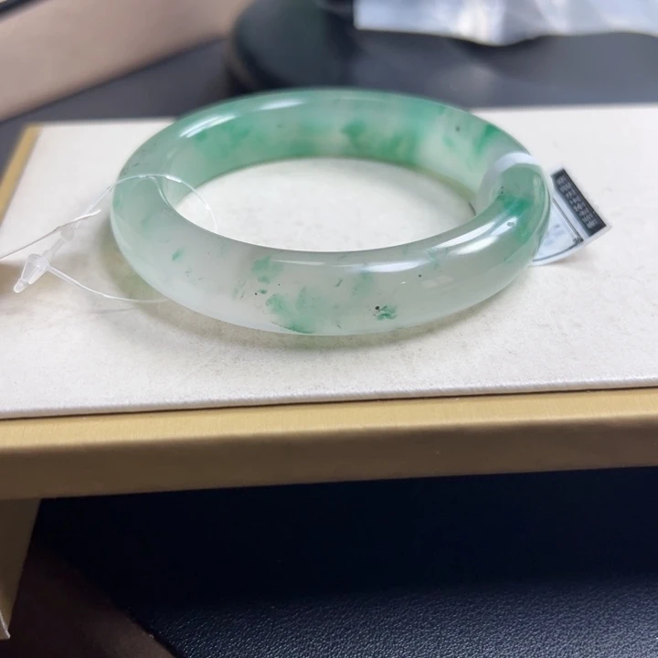 石英质玉手镯未镶嵌58.59