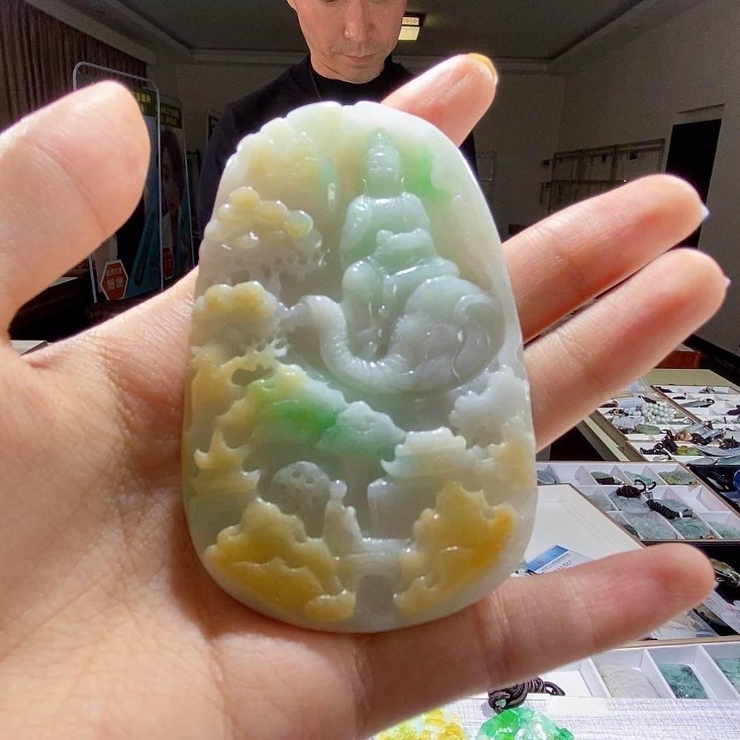 翡翠未镶嵌颈饰翡翠