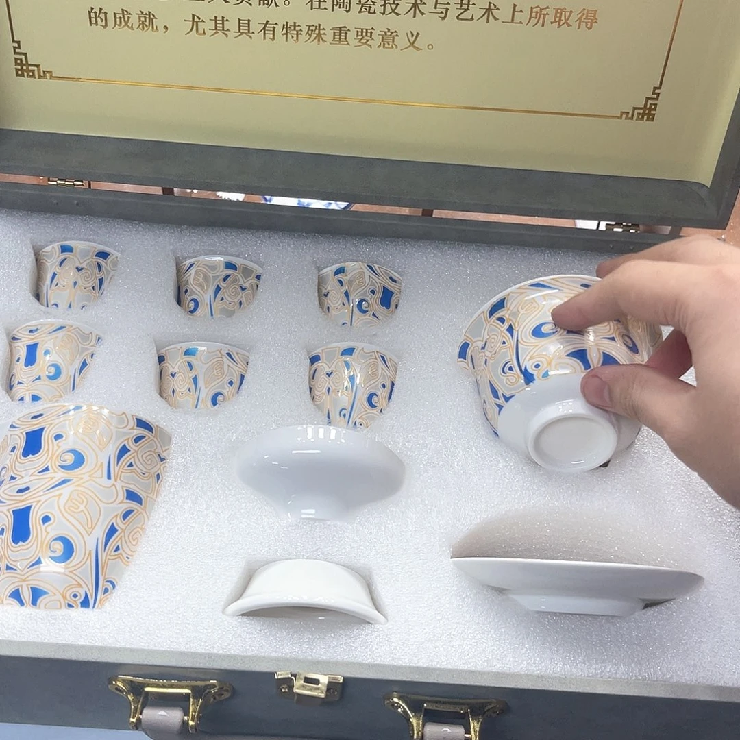孤品茶具套装等。