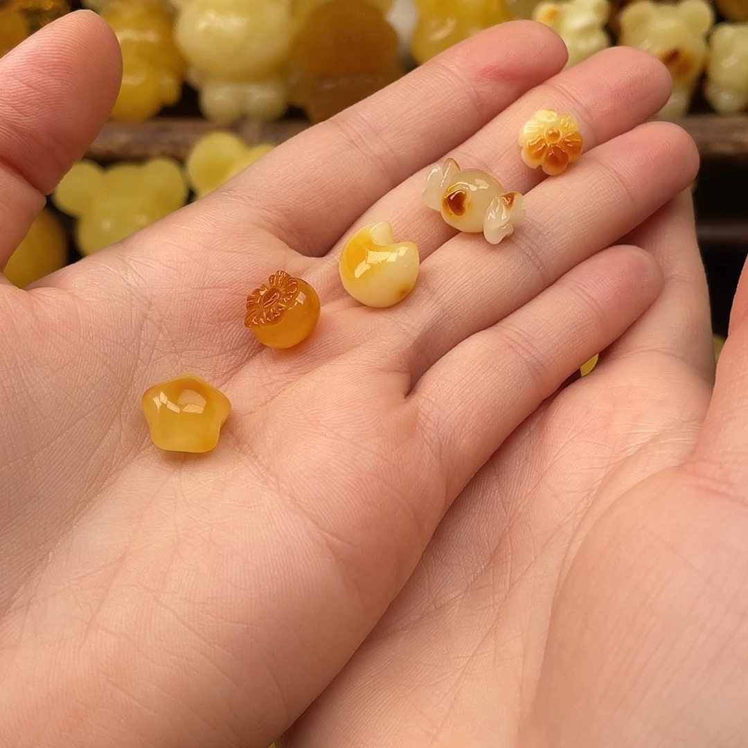 拉***街琥珀未镶嵌珠宝奇石