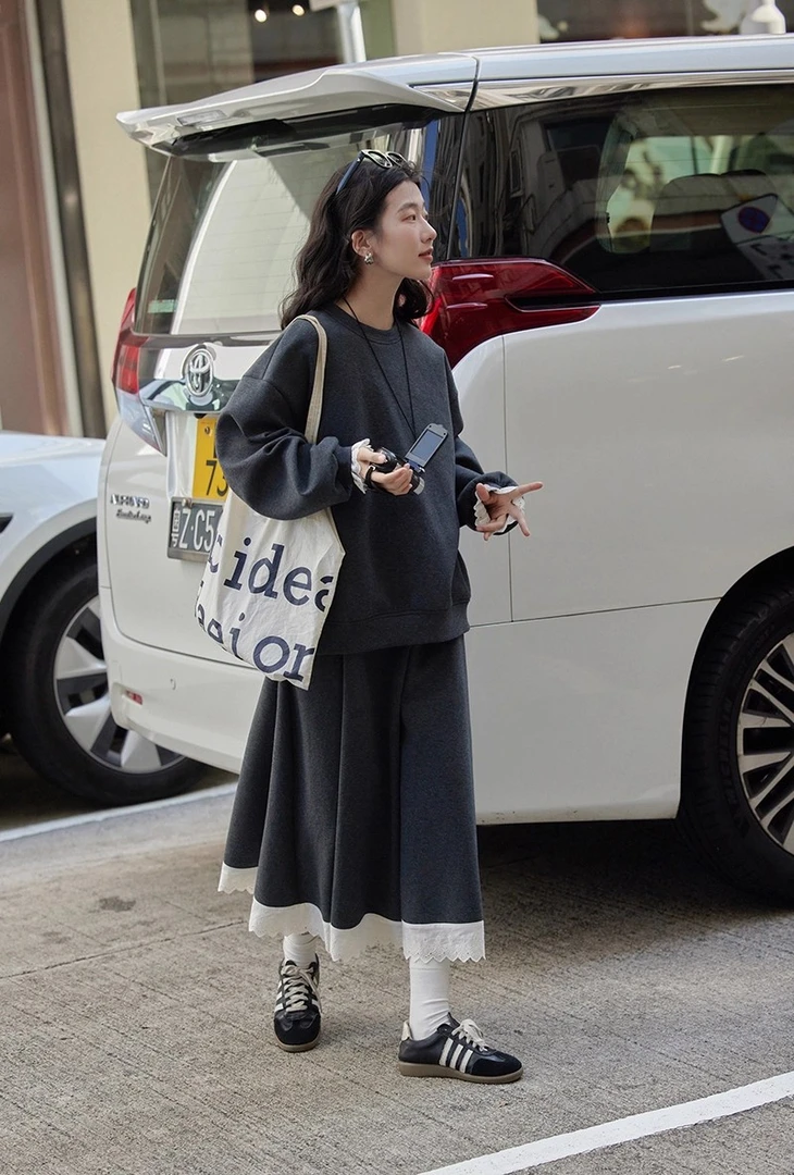 2025春秋新款学院风超火减龄穿搭灰色休闲卫衣花边半身裙两件套女