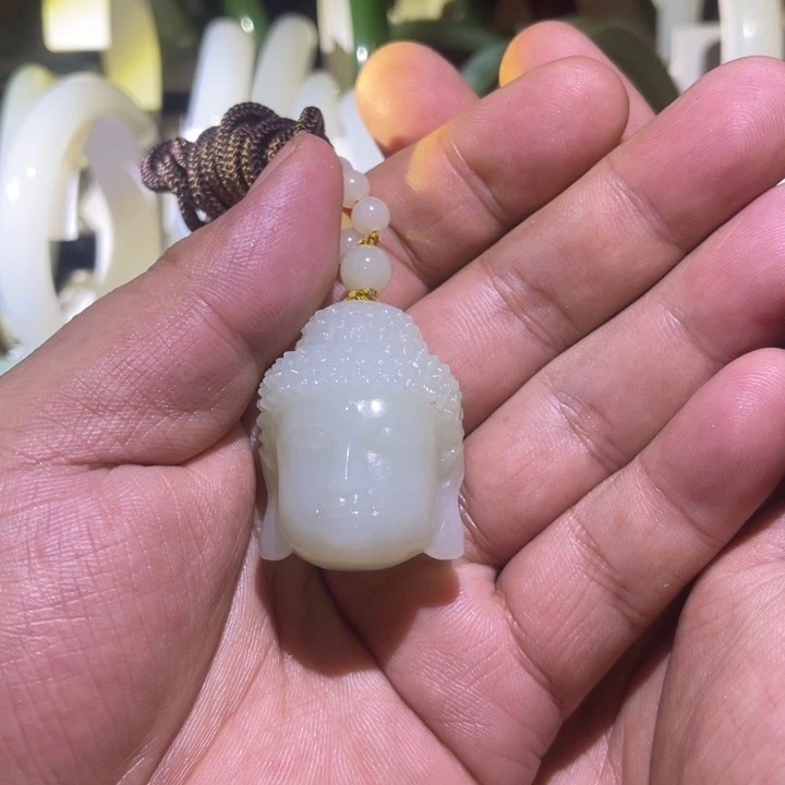 酷***)和田玉未镶嵌颈饰