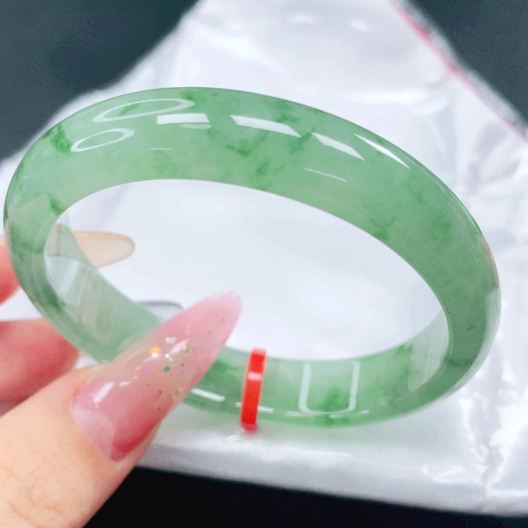 翡翠未镶嵌手镯53贵