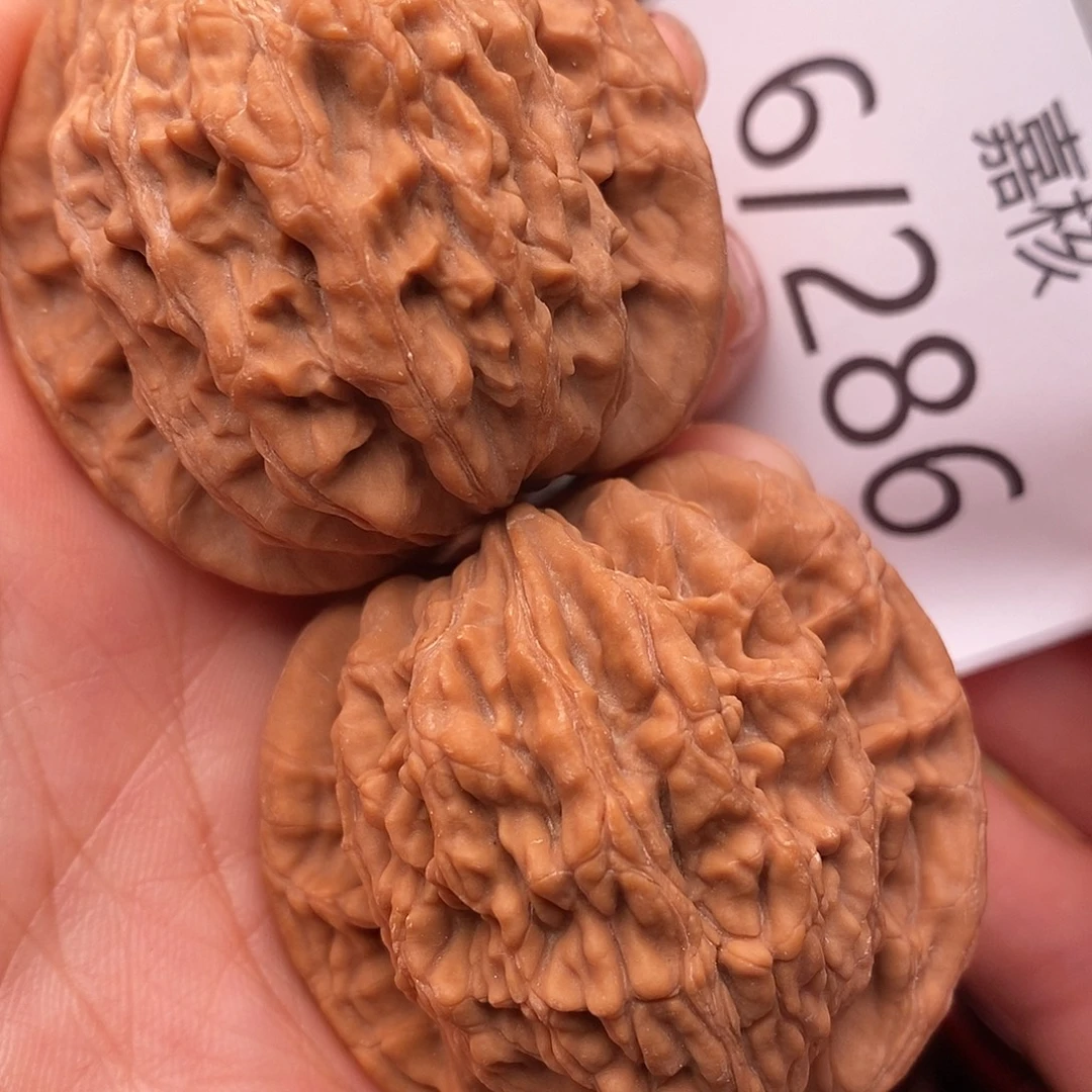 小****把件文玩核桃44虎头