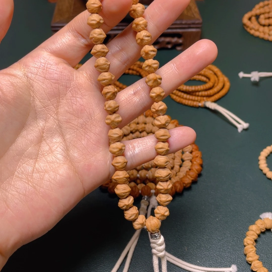 吊坠柏香籽/百香籽狐狸