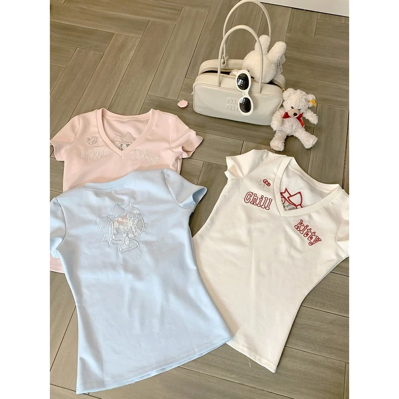 【挚爱猫咪T】蕾丝拼接刺绣设计v领短袖T恤女春季显瘦修身百搭上衣