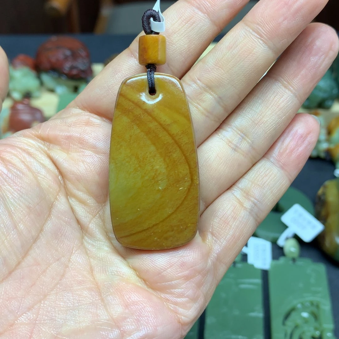 岫岩河磨玉（透闪石质玉）颈饰未镶嵌