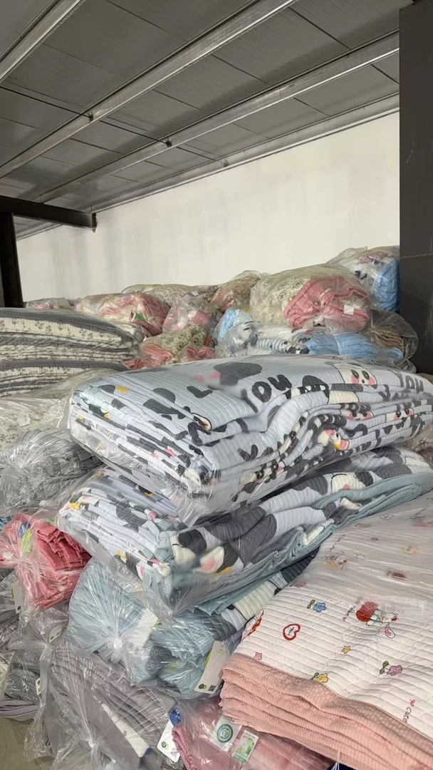 随机150*200天丝加厚绗缝床盖