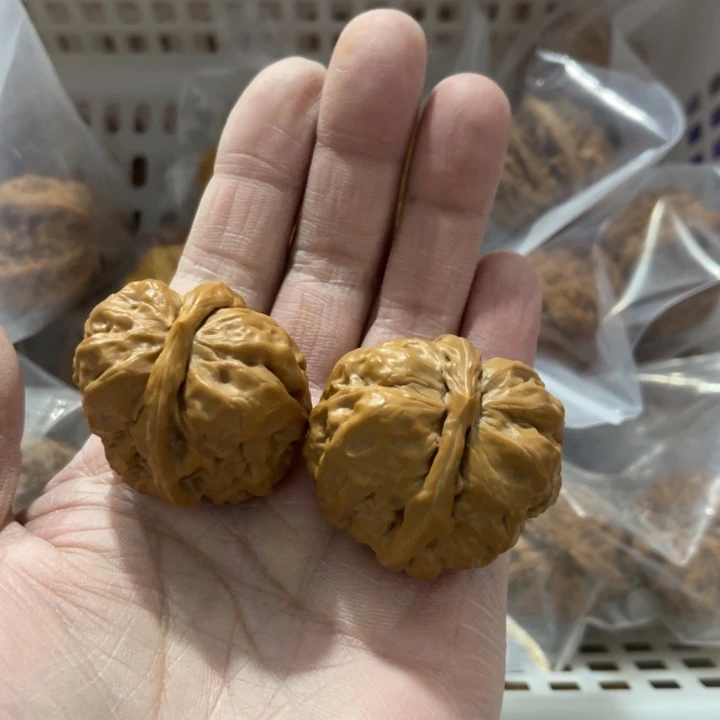 灌***手文玩核桃把件哈哈哈