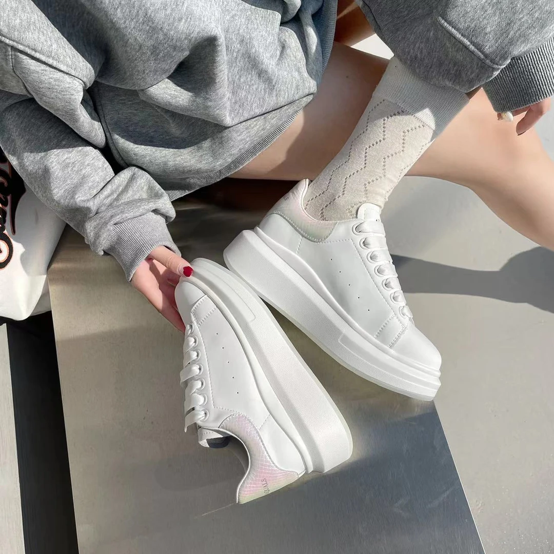 【曼曼】限量款原创“鲲鲲”百搭厚底时尚休闲2025新款都市假日小白鞋