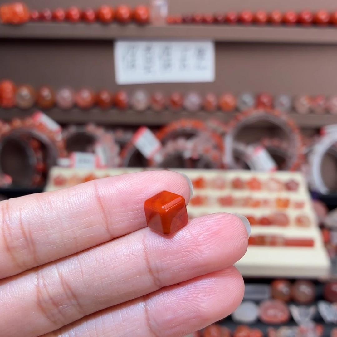 南红玛瑙未镶嵌川料方糖8+