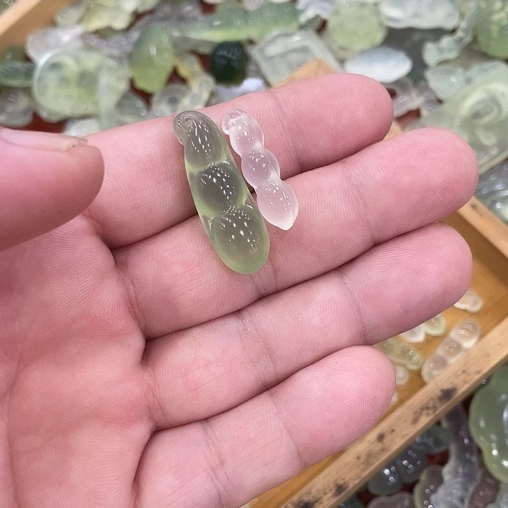 合金蛇纹石玉颈饰