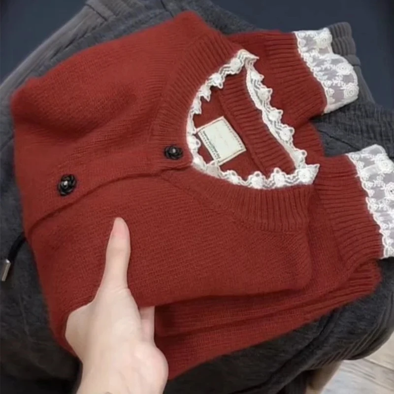 洋气百搭拼接蕾丝花边毛衣女2026年春季新款减龄显瘦针织开衫上衣