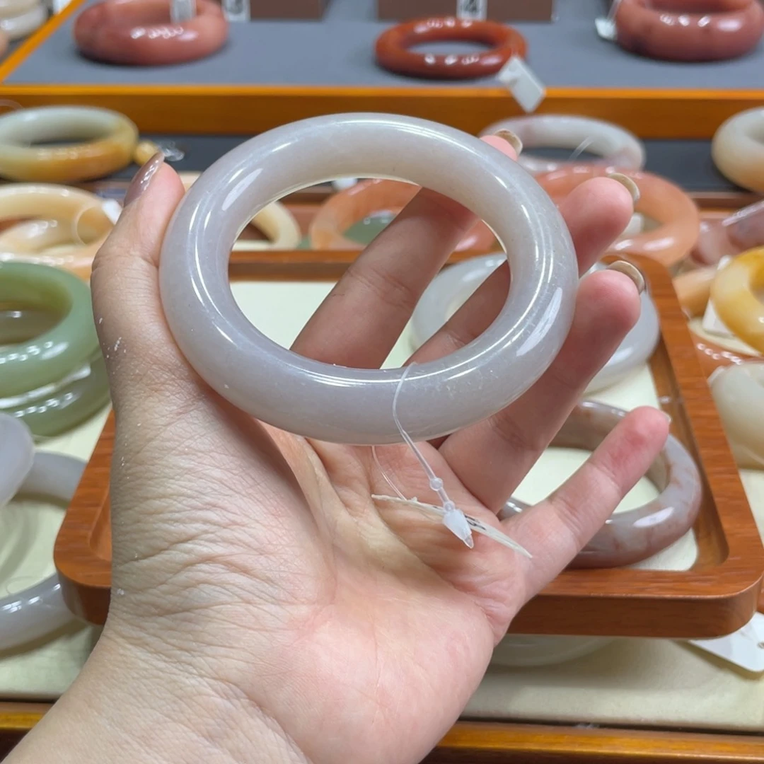 未镶嵌手镯石英质玉小**月