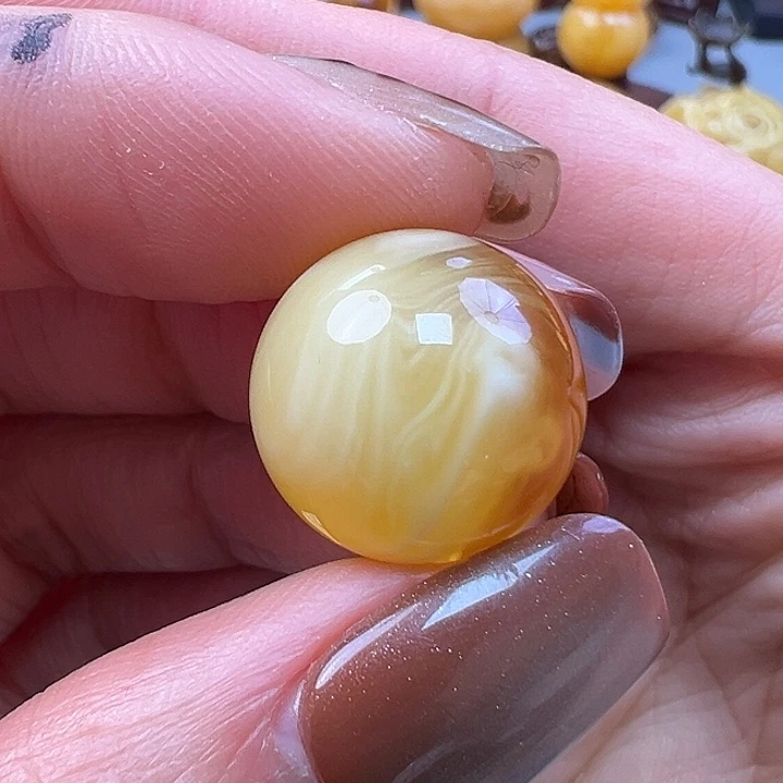 蜜蜡未镶嵌珠宝奇石