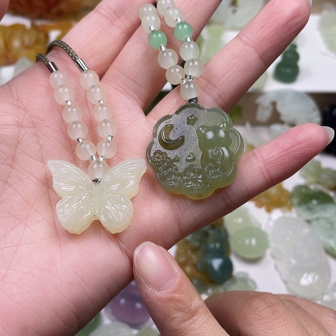 蛇纹石玉未镶嵌颈饰