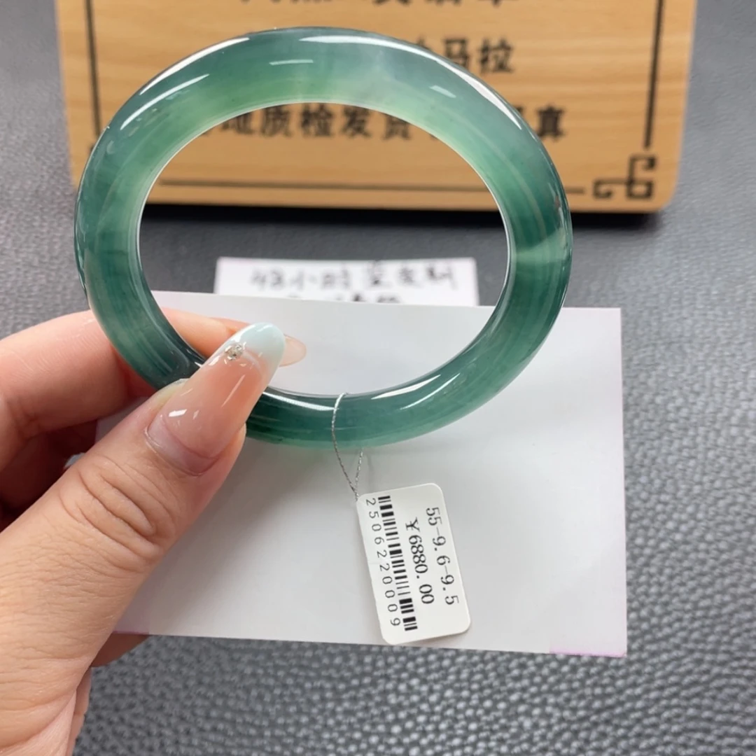 【闪购商品】翡翠手镯未镶嵌蜂****y手镯
