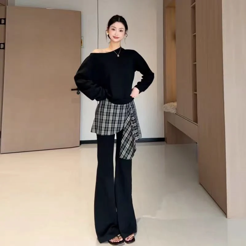 时尚宽松套头斜肩上衣+拼接格子屁帘微喇裤