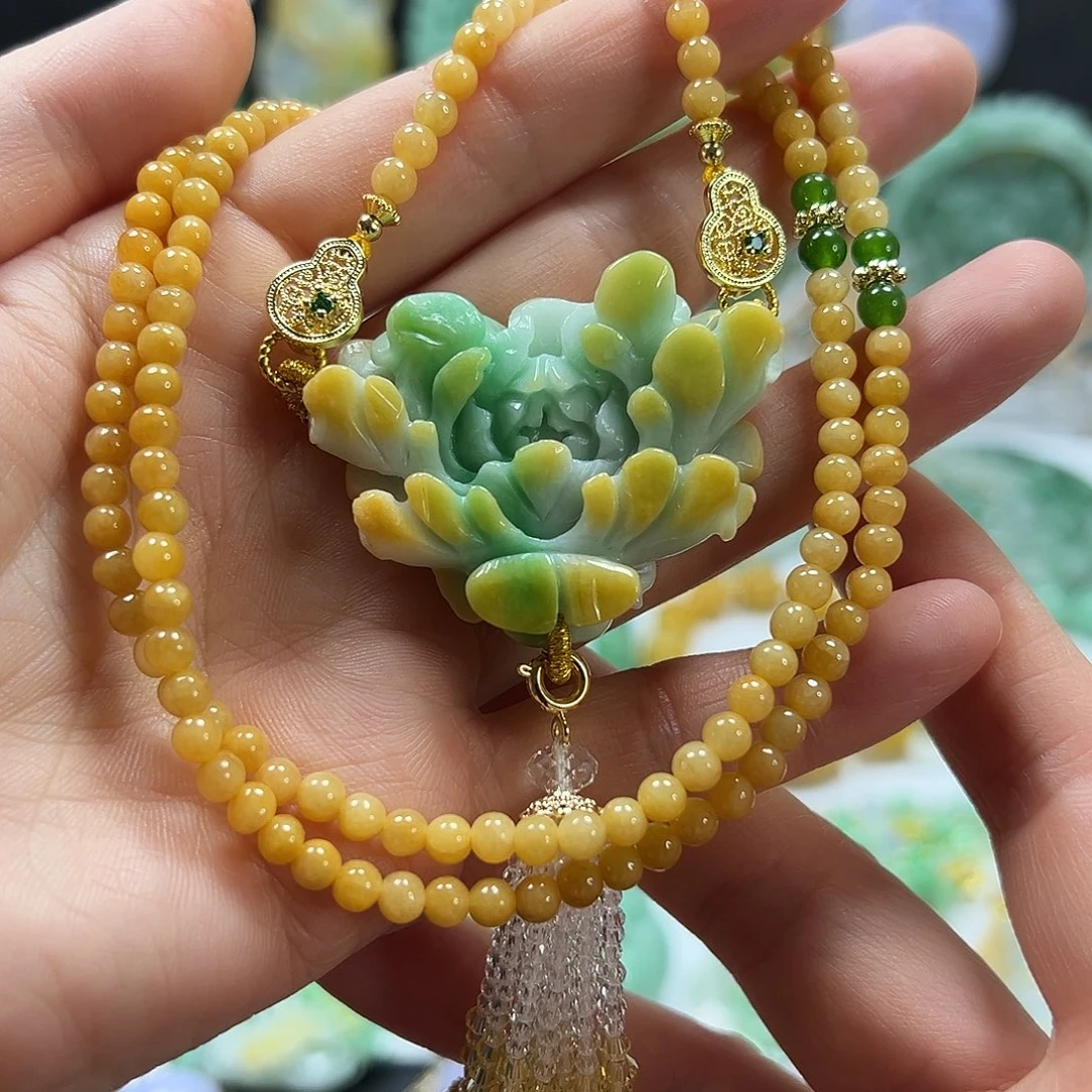 翡翠未镶嵌颈饰吊坠