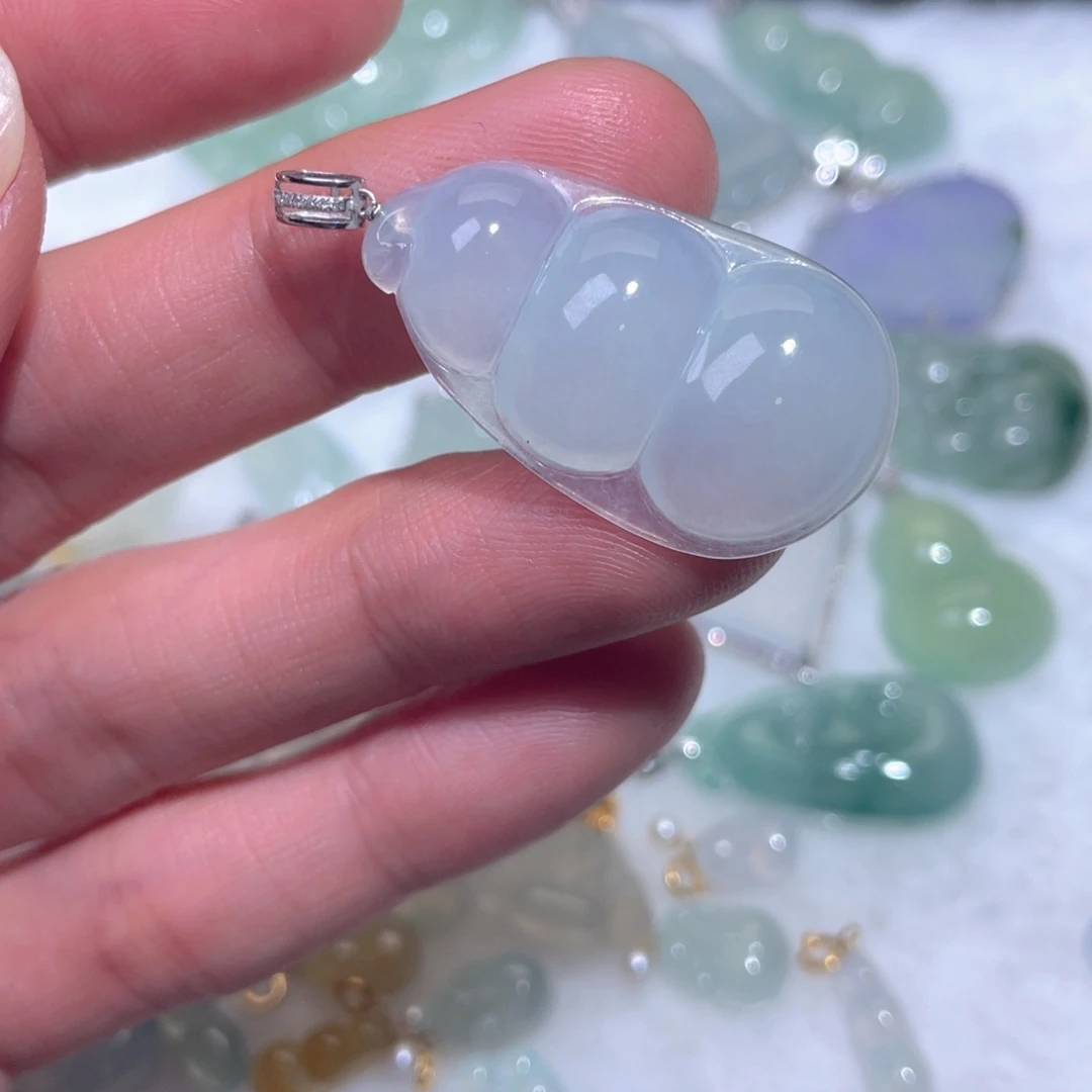 翡翠18K金镶嵌颈饰翡翠