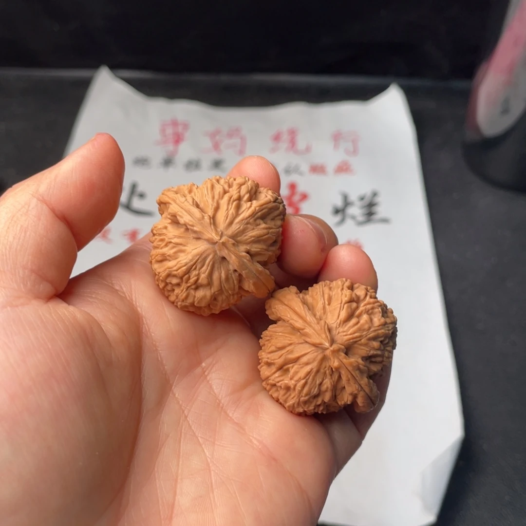 把件文玩核桃234。35白狮子