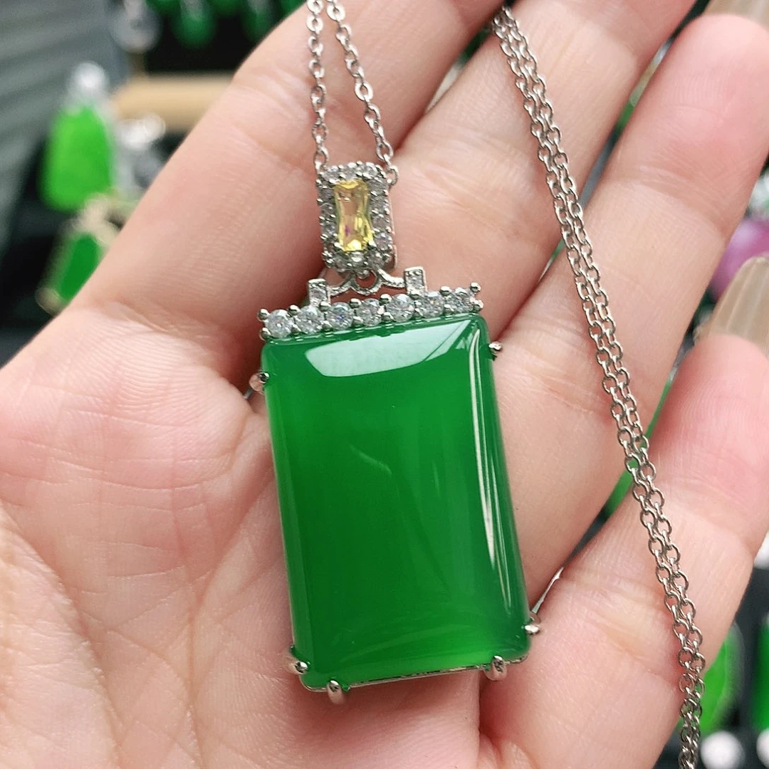 玛瑙/玉髓吊坠合金