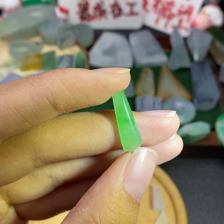 未镶嵌定制翡翠翡翠