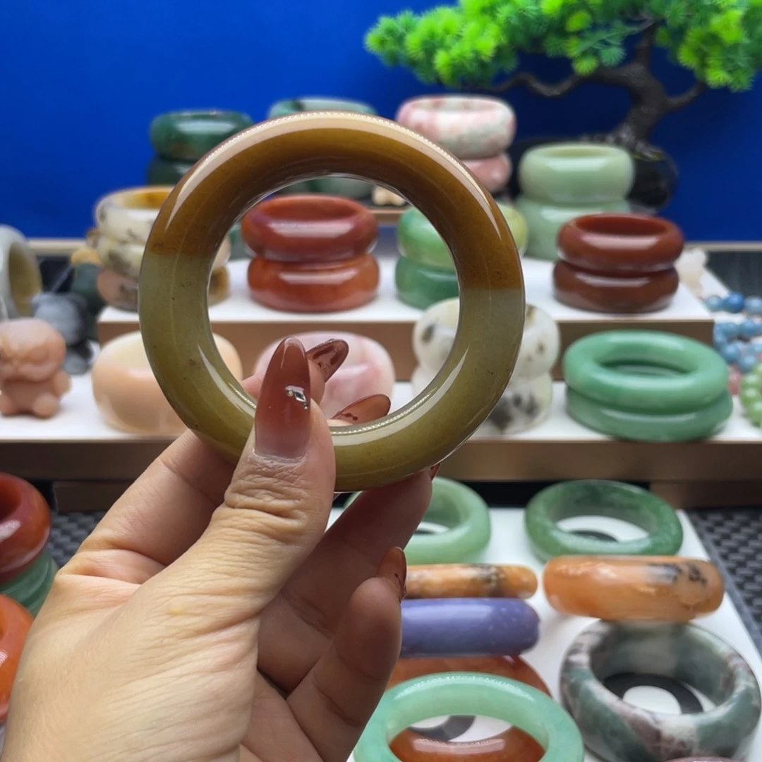 石英质玉未镶嵌手镯