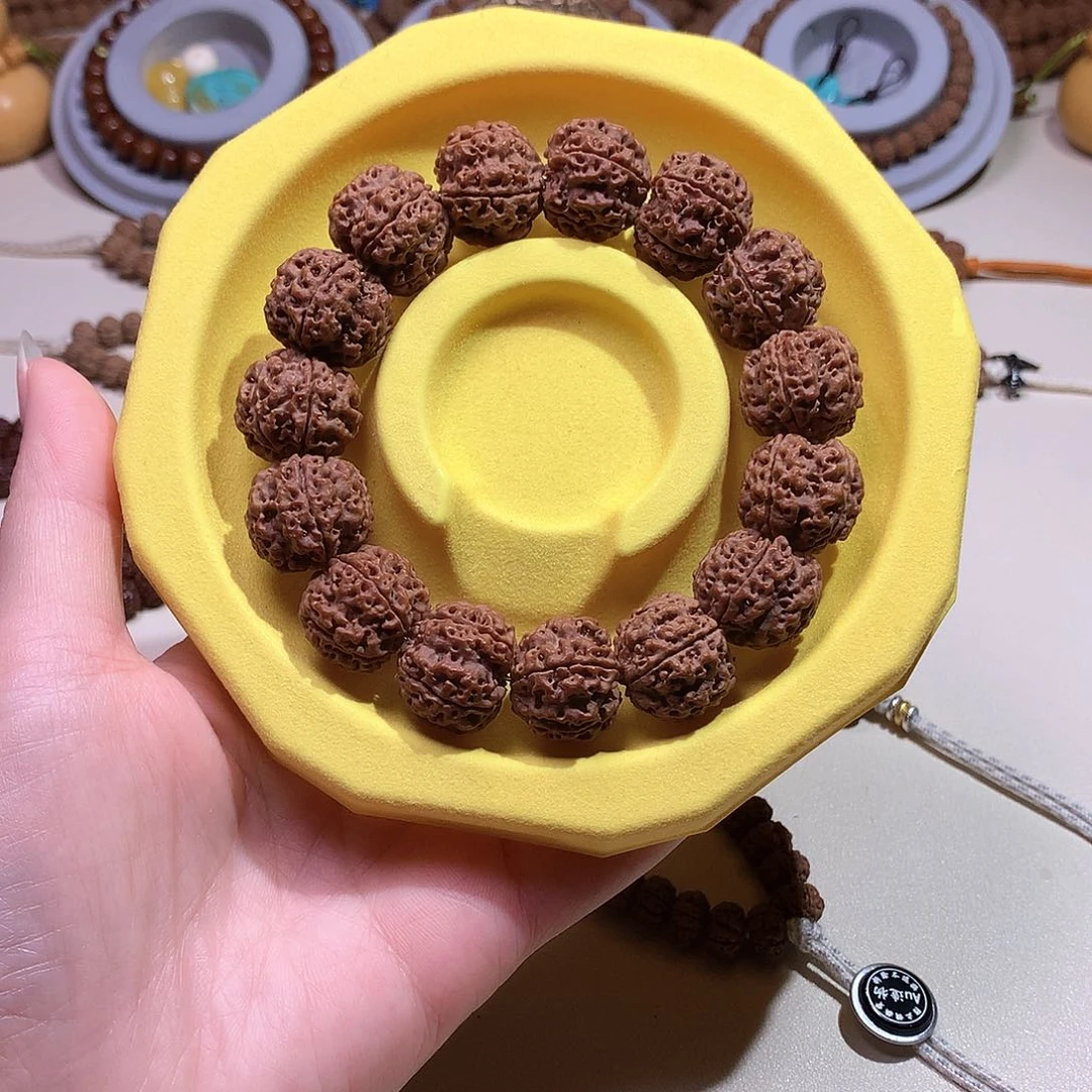 吊坠文玩核桃原生态蜂王大金刚