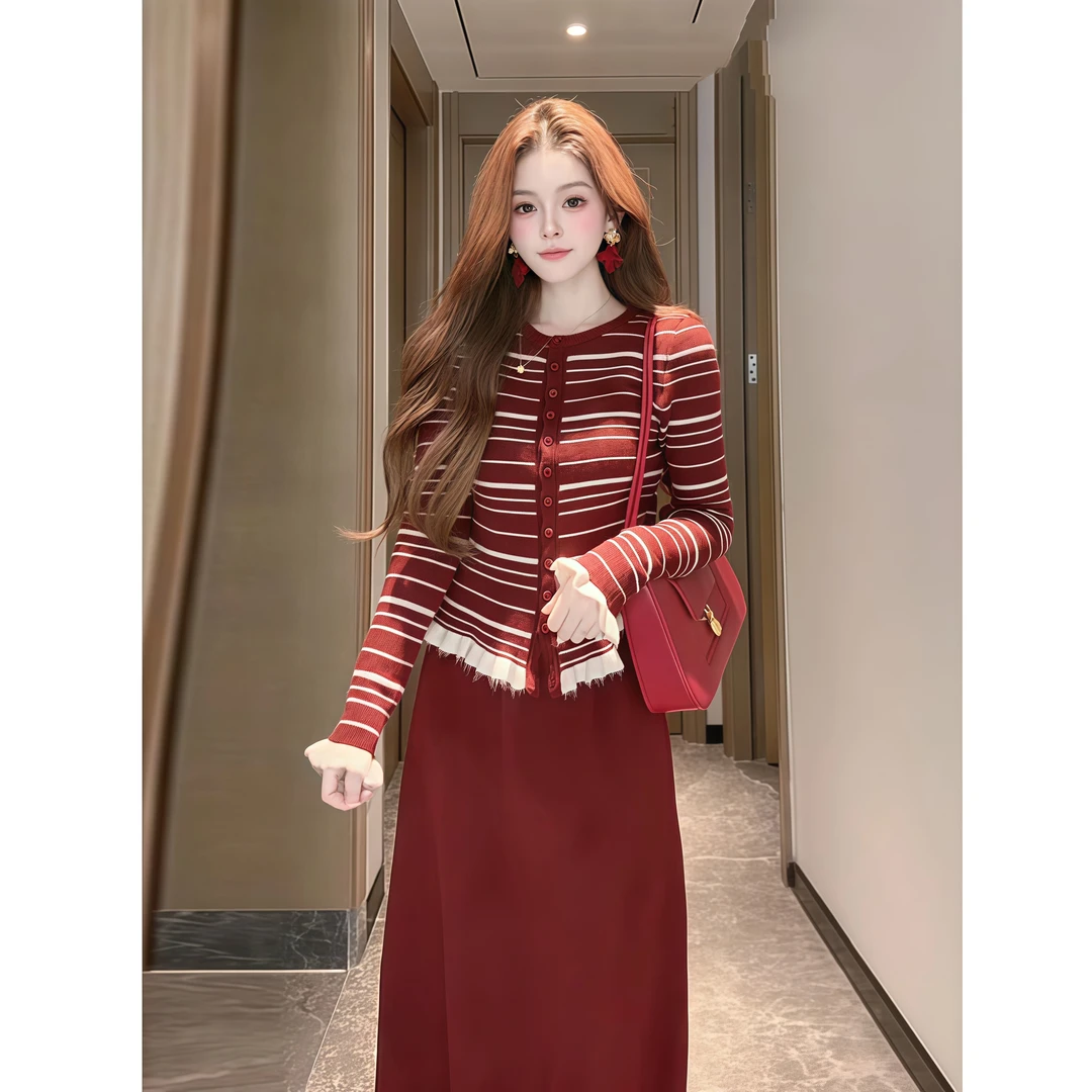 女装秋冬新款韩系木耳边条纹长袖开衫外套圣诞氛围感半身裙套装