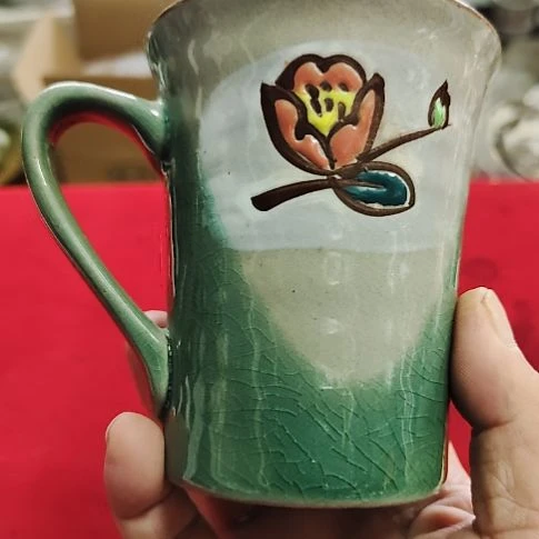瓷片瓷片，各种摆件，沙锅！